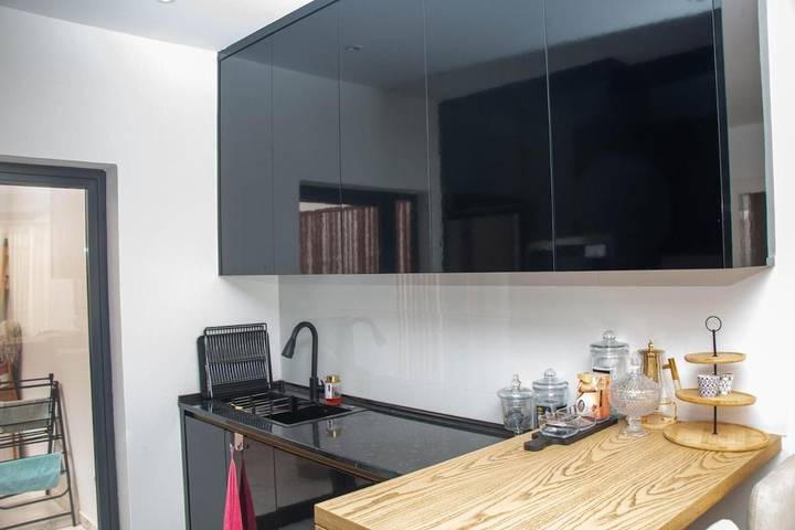 Gîte pour 8 personnes, avec vue ainsi que piscine et balcon dans Praia - 2