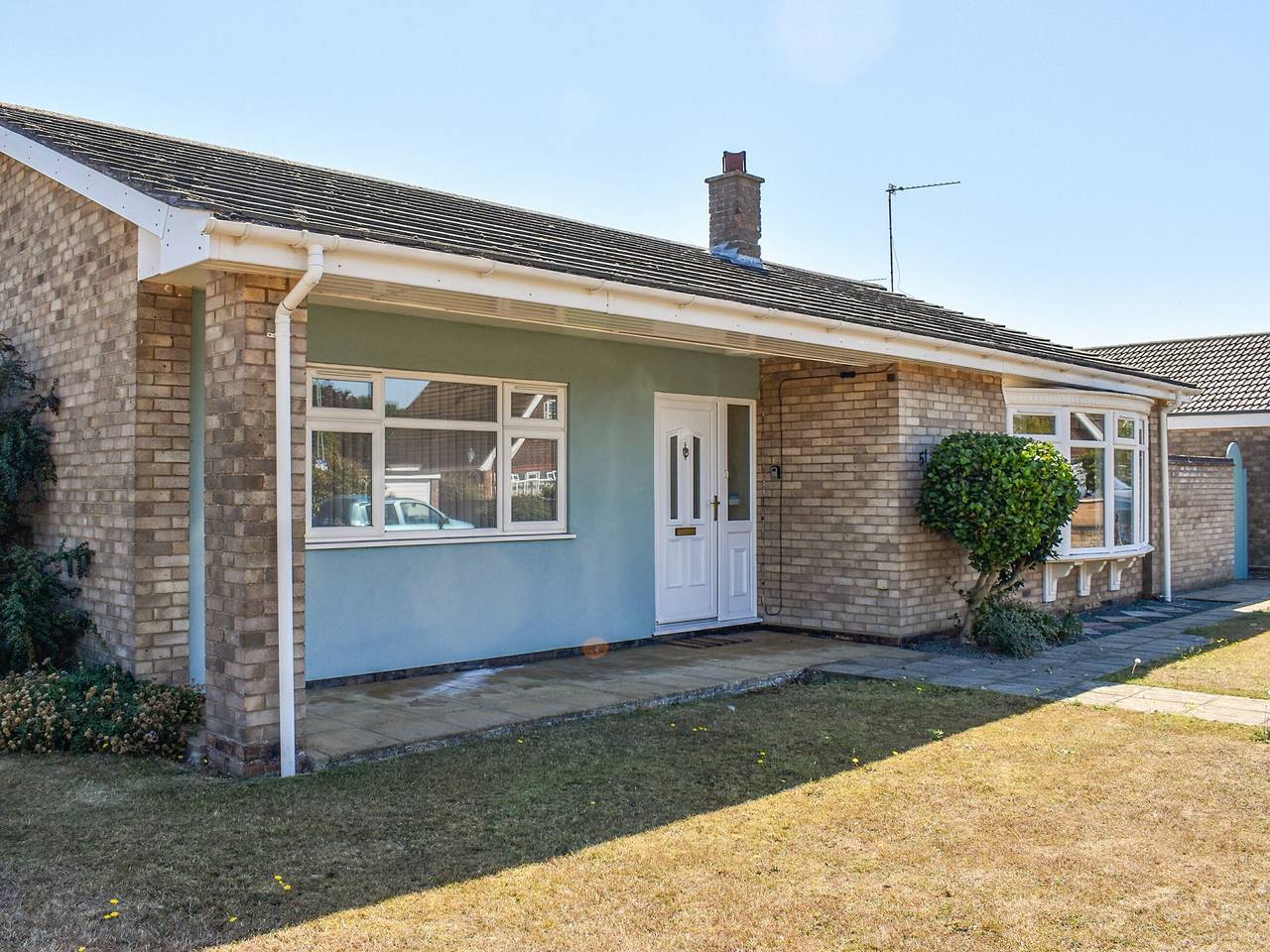 Squires Bungalow in Lowestoft, Sunrise Coast