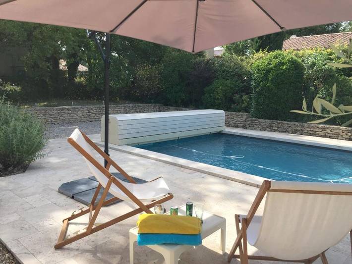 Location de vacances pour 2 personnes, avec terrasse et vue ainsi que piscine et jardin à Pertuis - 4