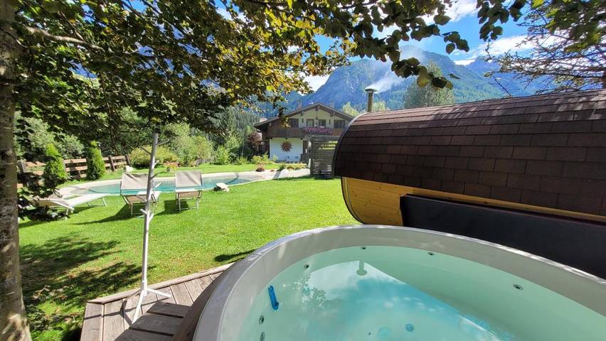 Location de vacances pour 4 personnes, avec piscine et sauna ainsi que vue et jardin, animaux acceptés à Sappada - 2