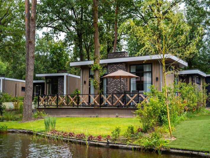 Bungalow für 6 Personen, mit Terrasse und Garten sowie Pool