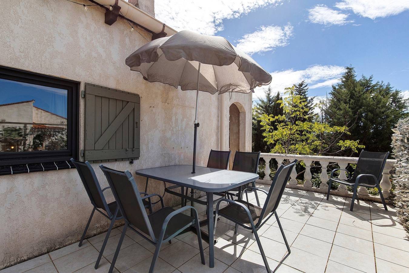 Casa Ons Petit Paradis: vistas a la montaña, piscina privada y terraza exclusiva in Cébazan, Costa mediterránea (Francia)