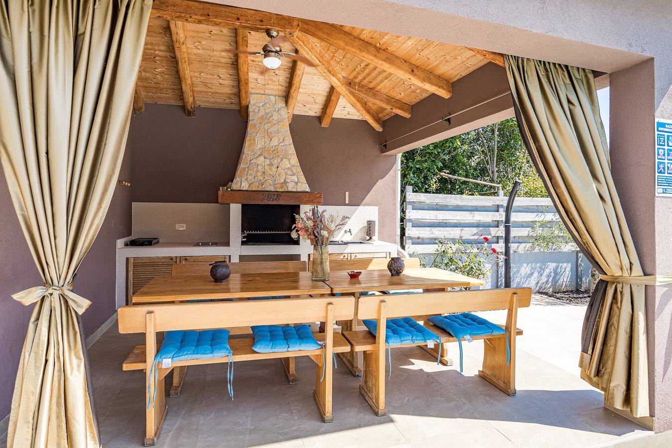 Five bedroom villa Emily with pool in Medulin in Medulin Stadt, Medulin