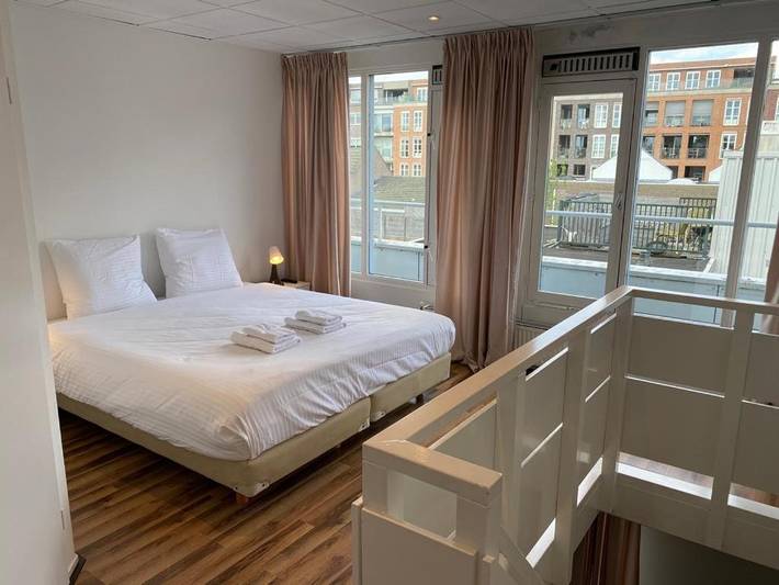 Hôtel pour 4 personnes, avec jardin ainsi que terrasse et vue à Lisse