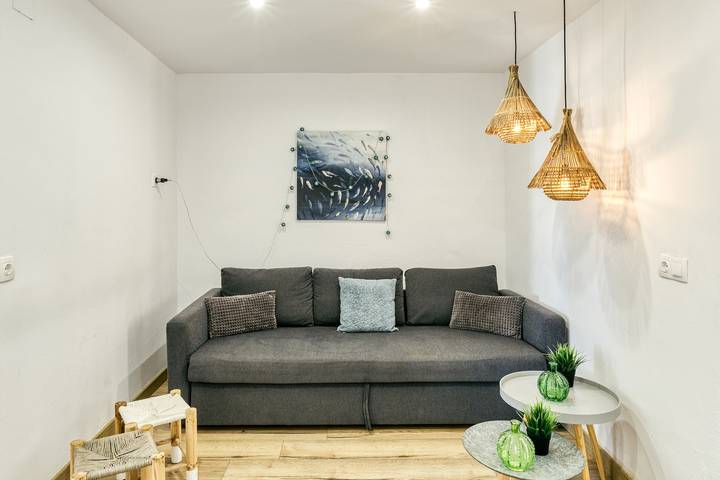 Apartamento entero, Apartamento 'Ca La Maca Mediterrani' con vistas a la montaña, Wi-Fi y aire acondicionado in Llansá, Alt Empordà