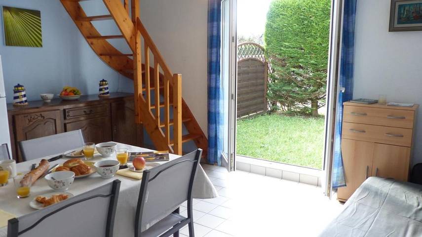 Location de vacances pour 3 personnes, avec Terrasse ainsi que Jardin et Piscine dans Kerhillio - 4