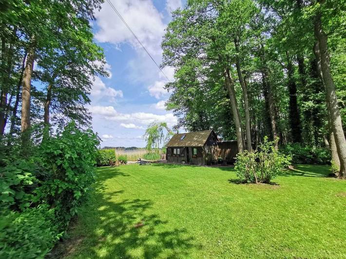 Ferienhaus für 4 Personen, mit Terrasse und Seeblick in Mühl Rosin