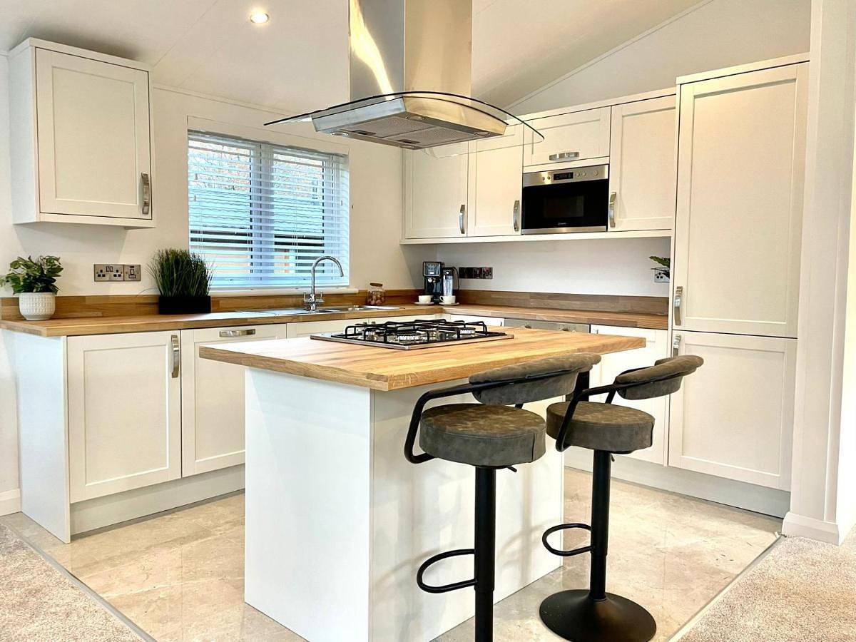 Thirlmere 4 Luxury Lodge at White Cross Bay Windermere in White Cross Bay, Lake District