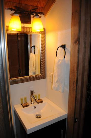 Vacation House for 8 Guests in West Yellowstone, Custer Gallatin National Forest, Picture 3