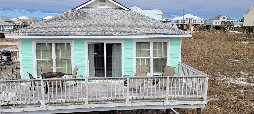 \"Seafari\" - 2 Schlafzimmer Strand-Seite Cottage- es ist perfekt für Ihren Urlaub! in Dauphin Island, Mobile Bay