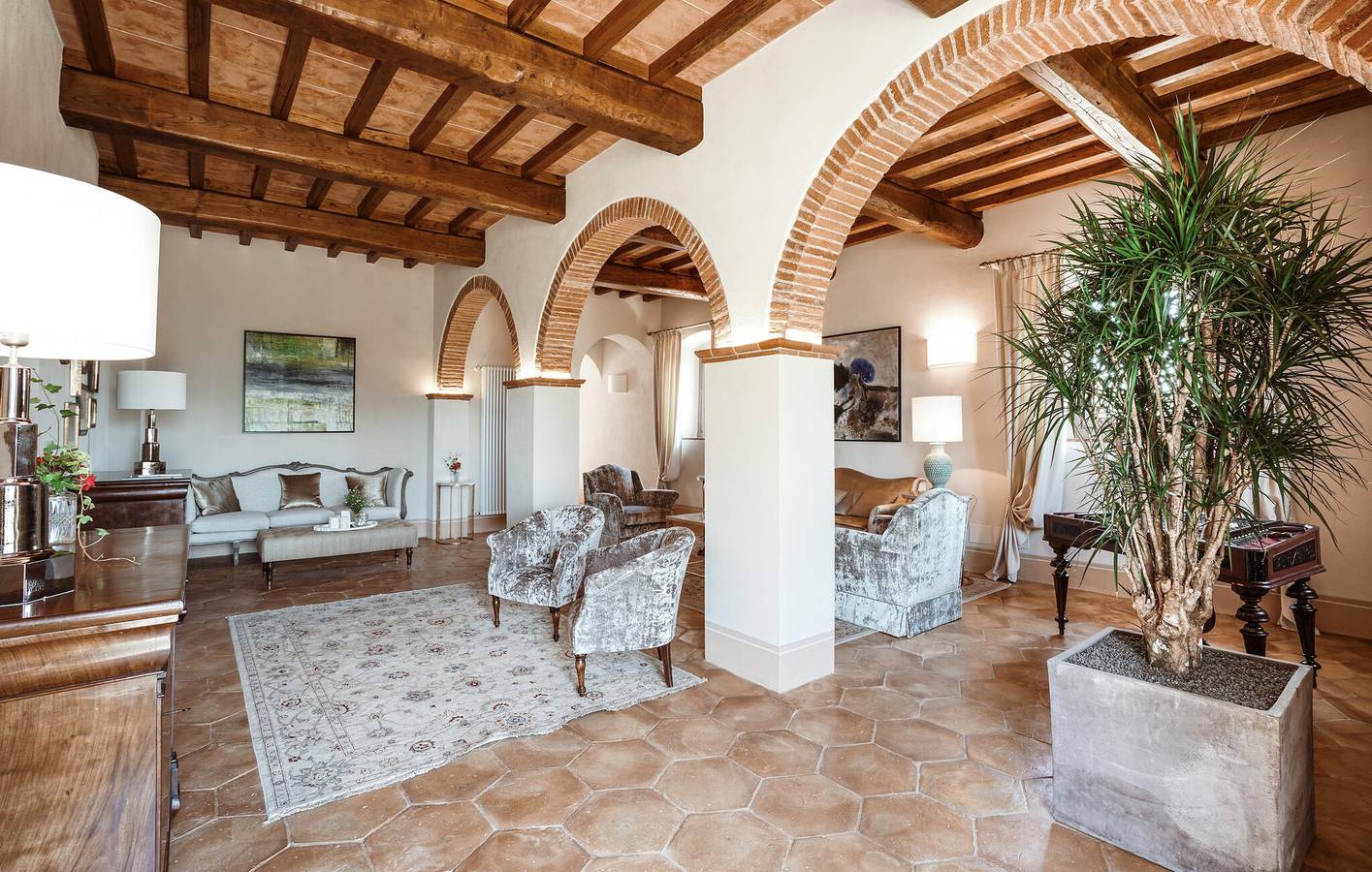 Acogedor apartamento en Leccio con WiFi, aire acondicionado, aparcamiento y terraza in Reggello, Valdarno