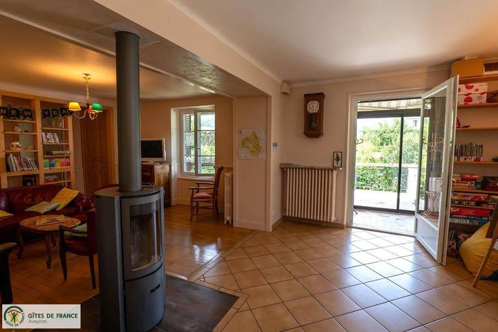 Location de vacances pour 6 personnes, avec jardin et terrasse à Laissac