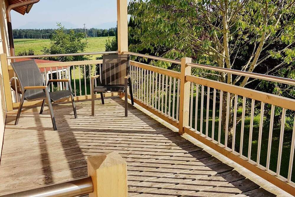 Ganze Wohnung, Gemütliche Ferienwohnung mit Balkon und ich auf die Chiemgauer Alpen in Fridolfing, Rupertiwinkel