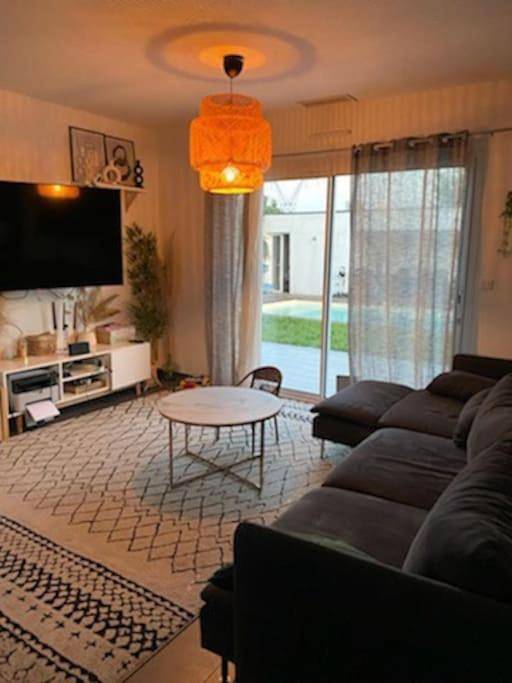 Location de vacances pour 2 personnes, avec piscine ainsi que terrasse et jardin à Artigues-près-Bordeaux - 4