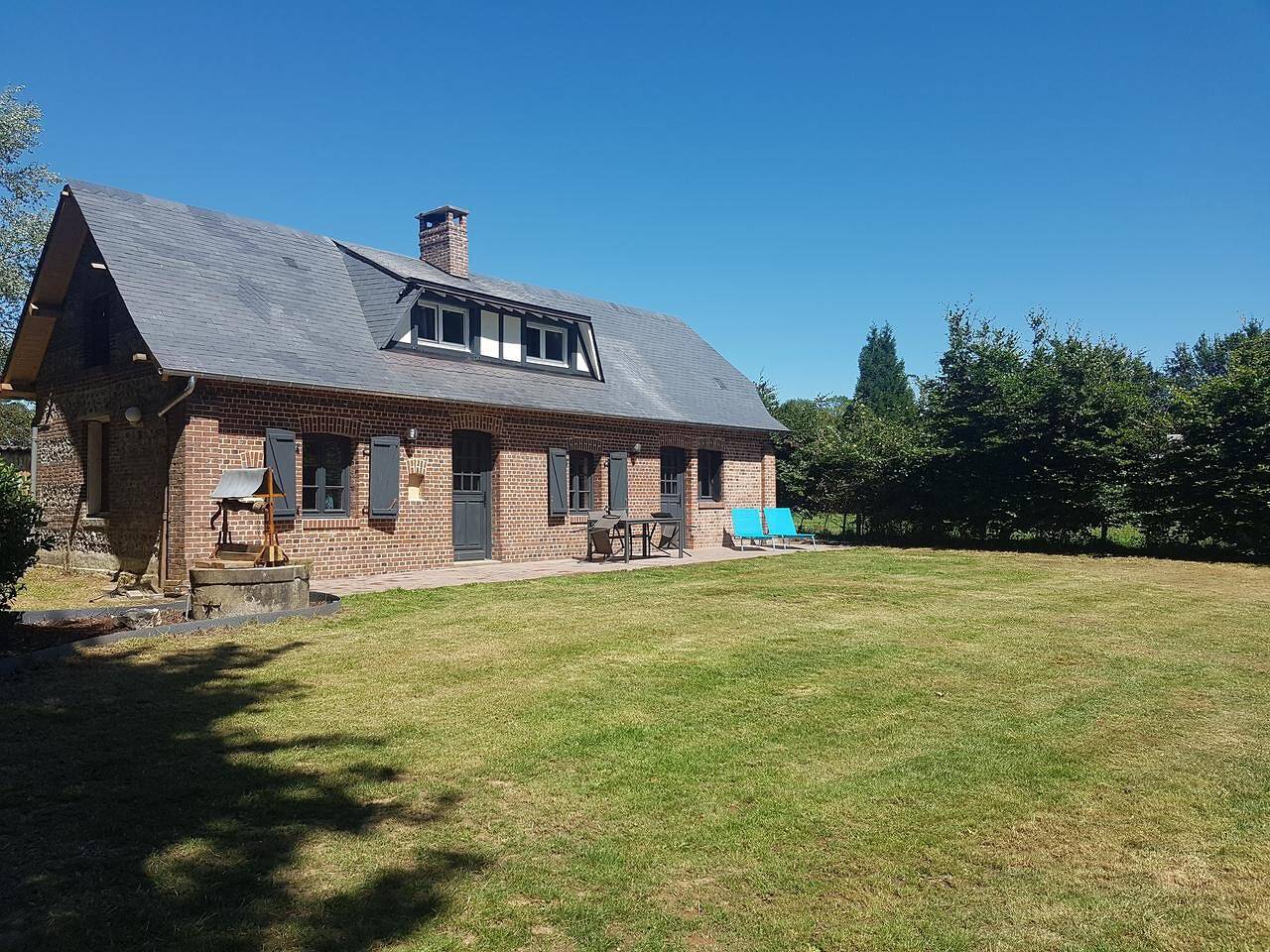 Holiday Home 'Maison Campagne  Dix Kilomtres De' with Private Terrace, Private Garden and Wi-Fi in Hautot-l'Auvray, Le Havre region