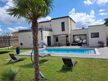 Villa pour 6 personnes, avec piscine et jardin en Bourgogne