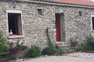 Gîte pour 4 personnes, avec vue ainsi que terrasse et jardin à Aizenay
