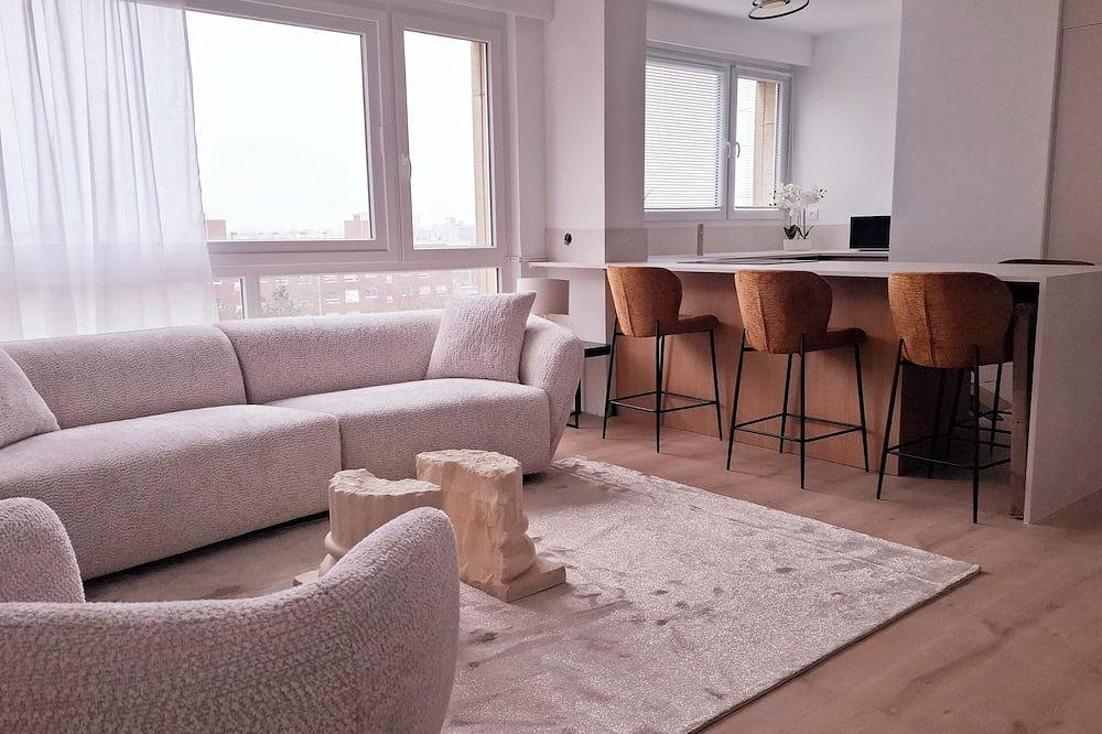 Entire apartment, Furnished apartment+ swimming pool+ garage in Lille, Lille region