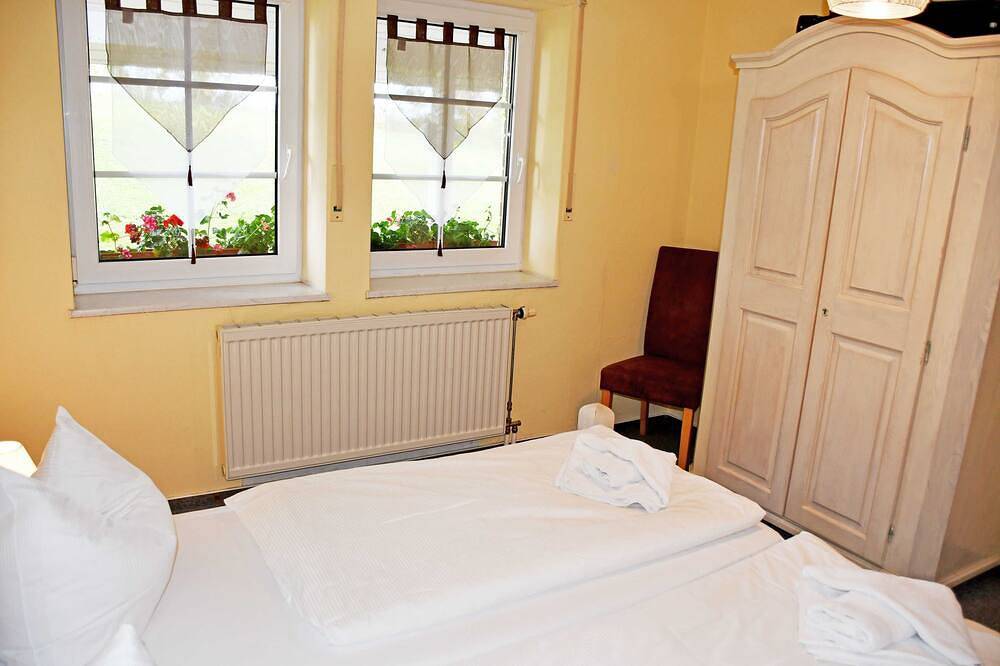 Entire apartment, 5.1. Ferienwohnung Gelber Richard - Ferienwohnungen zum Neuensiener See in Lancken-Granitz, Ruegen