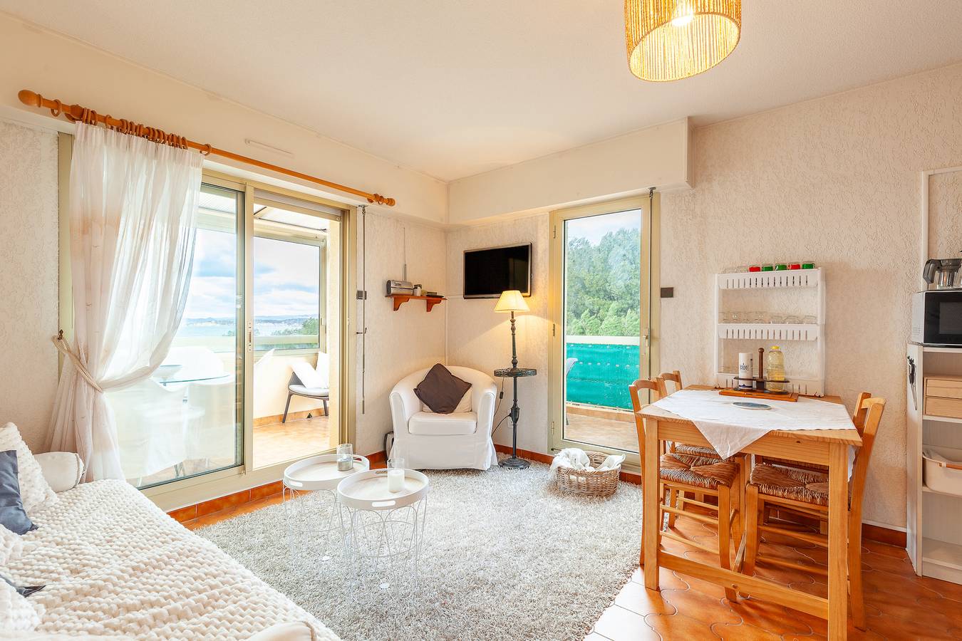 Ganze Wohnung, Ferienwohnung '4 Personen' mit gemeinsamer Terrasse und privatem Garten in La Coudoulière, Six-Fours les Plages