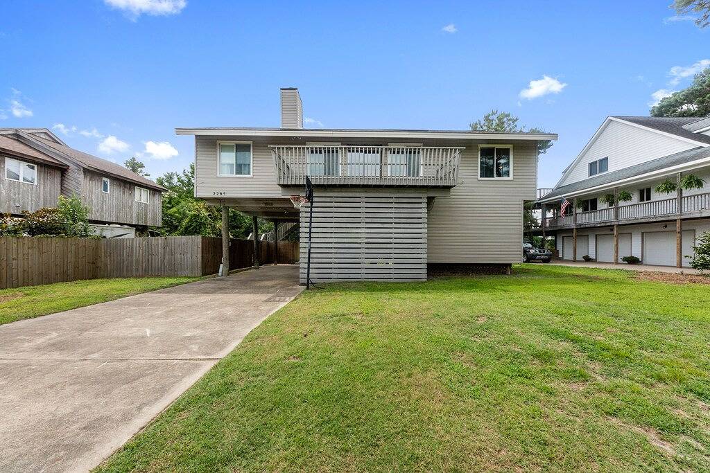 Wonderful dog-friendly home w/deck, W/D, large backyard, & A/C in Sandbridge Beach, Sandbridge