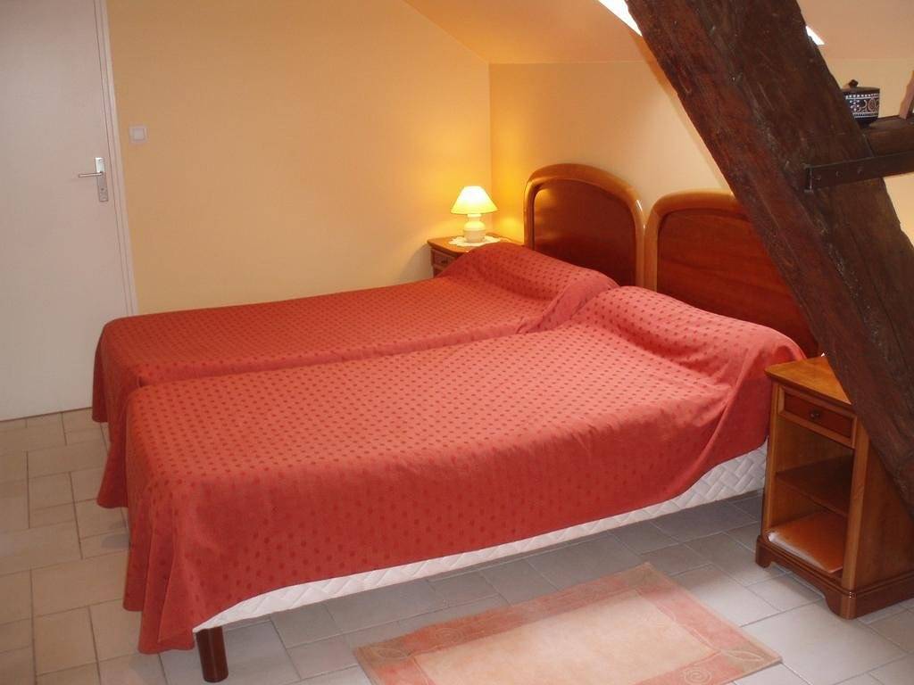 Chambres d'hôtes de Froulay - Chambre jaune in Couesmes-Vaucé, Mayenne