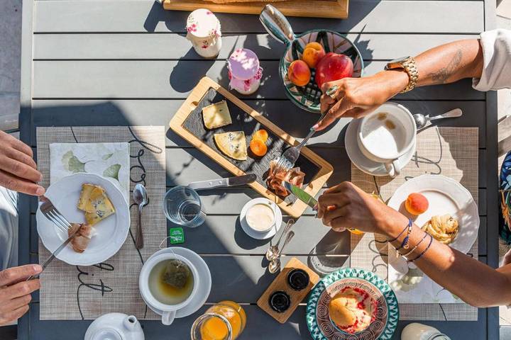 Gîte pour 3 personnes, avec jardin ainsi que piscine et vue à Boisset-lès-Montrond
