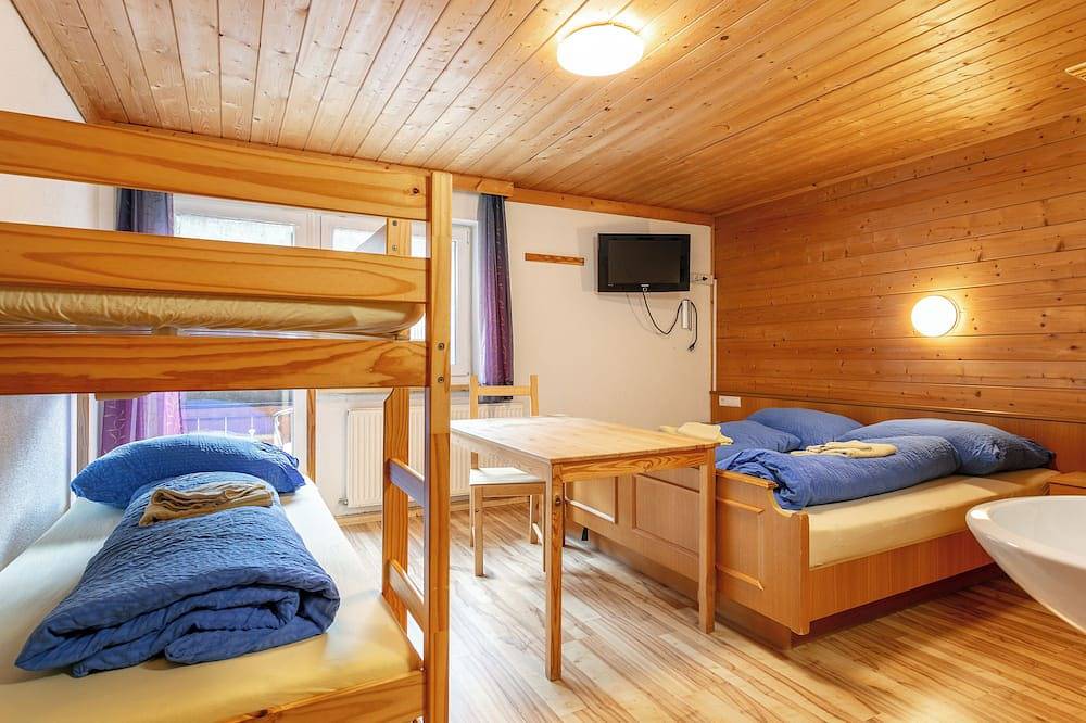 Großzügiges Gruppenhaus zur Alleinbewohnung in Huben, Längenfeld