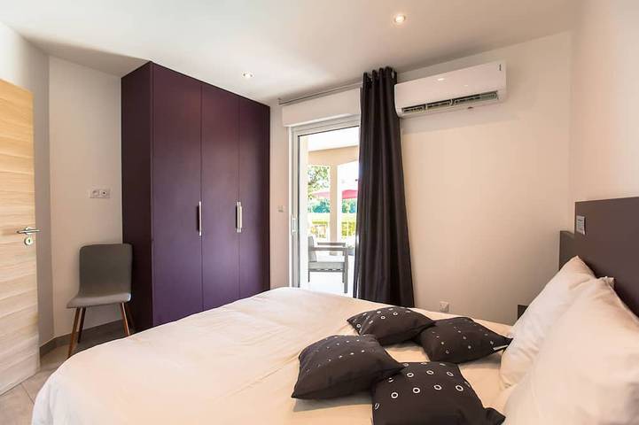 Location de vacances pour 6 personnes, avec jardin à Saint-Alban-Auriolles - 4