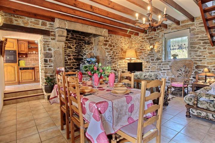 Gîte pour 6 personnes, avec jardin et terrasse à Plouguenast - 2
