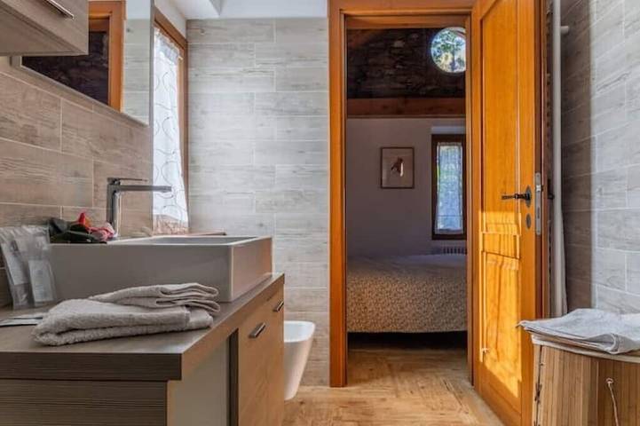 Ganze Wohnung, Gardener Cottage of Villa Anelli · First Floor in Oggebbio, Oggebbio Gemeinde