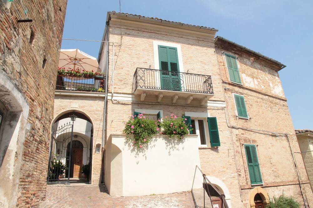 Ganze Wohnung, Altstadt von Penne, lebendige Abruzzo Hügel der Stadt in der Nähe von Berge und Strände in Penne, Pescara Provinz
