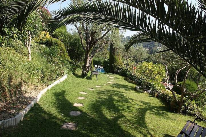 Unabhängige Maisonette-Wohnung in Luxusimmobilie in Saint-Paul-de-Vence, Mittelmeerküste (Frankreich)