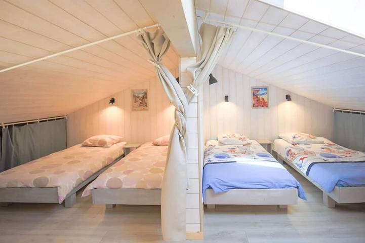 Location de vacances pour 10 personnes, avec Terrasse ainsi que Jardin et Piscine dans Port d'Hourtin - 4