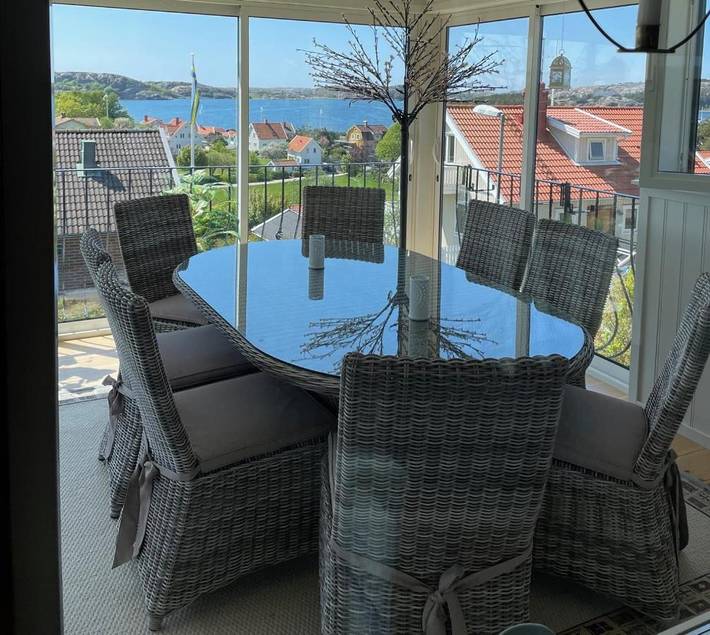 Ferieleilighet for 8 personer, Balkong og Terrasse i tillegg til Hage og Utsikt i Fjällbacka