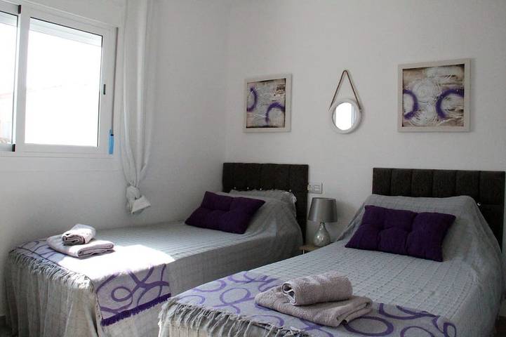 Ganze Wohnung, Atemberaubende 2 Bed Apt auf Villamartin Plaza neu renoviert mit Blick auf den Gemeinschaftspool in Brisas y Golf, Orihuela