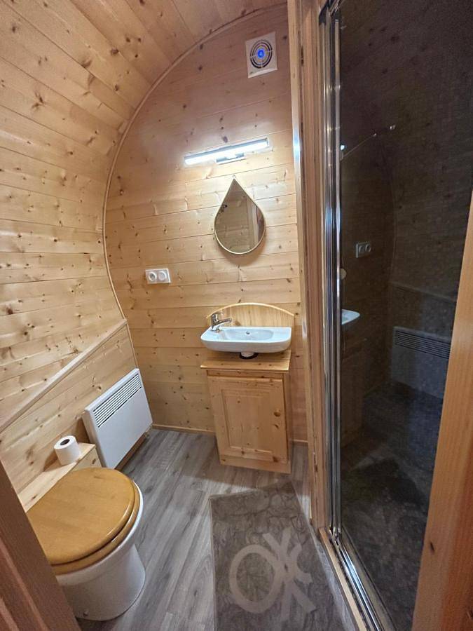 Tente pour 4 personnes, avec terrasse ainsi que jardin et sauna dans le Jura - 2