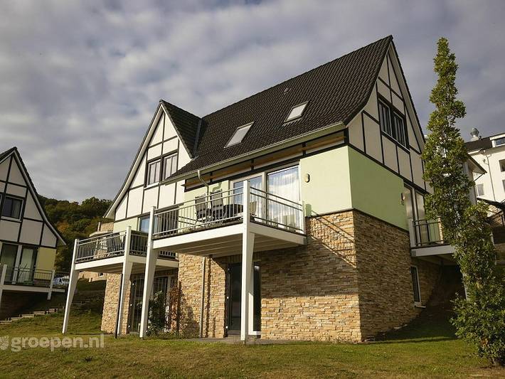 Hôtel pour 8 personnes, avec Balcon/Terrasse et Balcon ainsi que Terrasse et Piscine dans Obermaubach