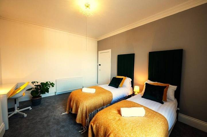 Holiday home for 12 people, with terrace in Newcastle upon Tyne