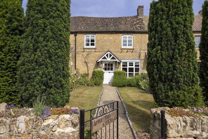 Holiday home for 5 people, with garden in Bourton-on-the-Water