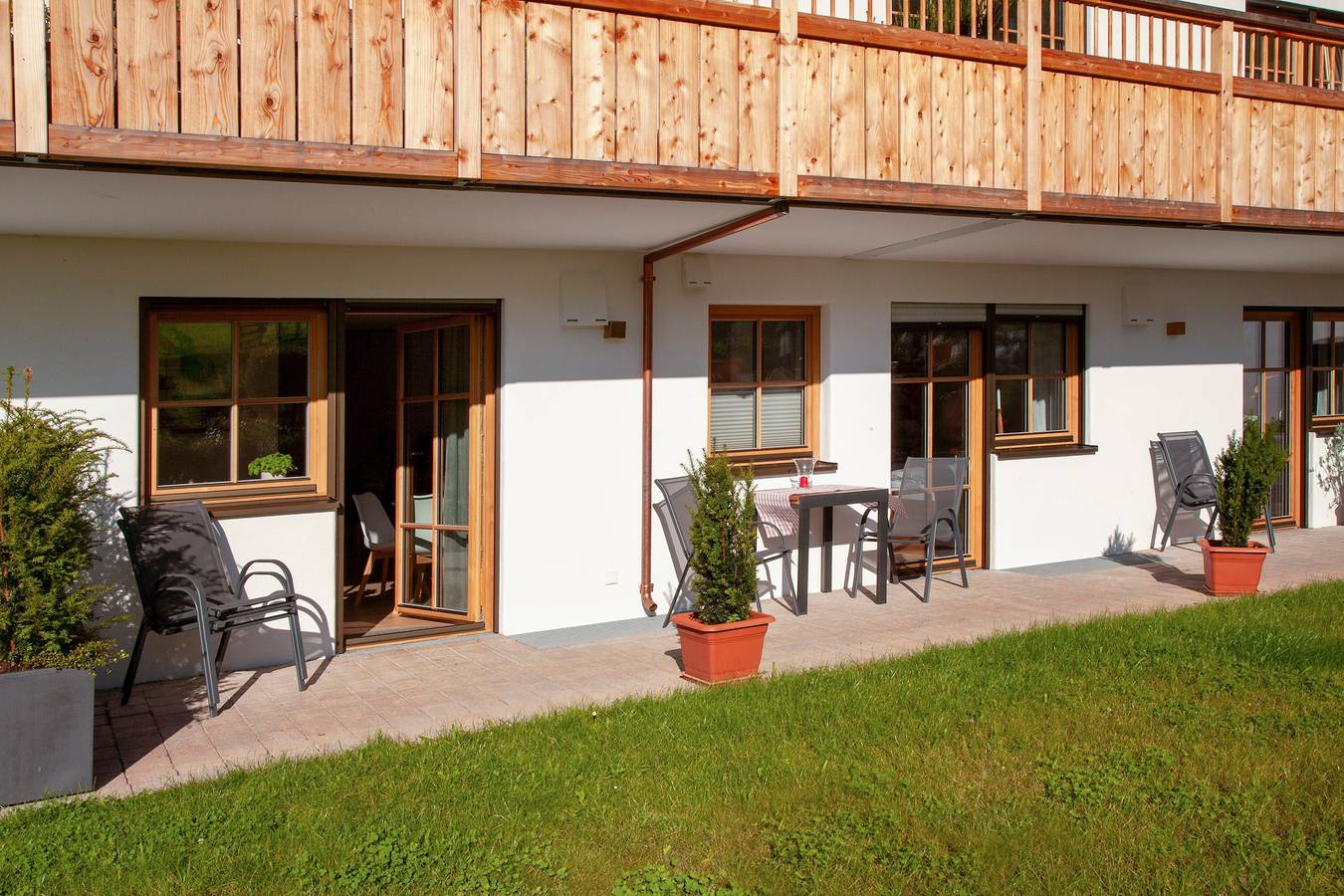 Ganze Wohnung, Ferienwohnung 'Wiesengrund' mit Gartenblick, privater Terrasse und Zugang zum Gemeinschaftsgarten in Dietmannsried, Bayerisch Schwaben