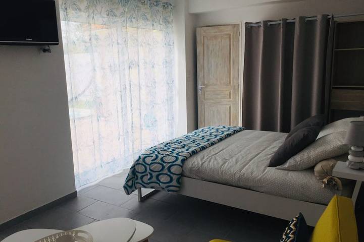 Maison d’hôte pour 2 personnes, avec piscine et jardin dans Salin-de-Giraud - 2