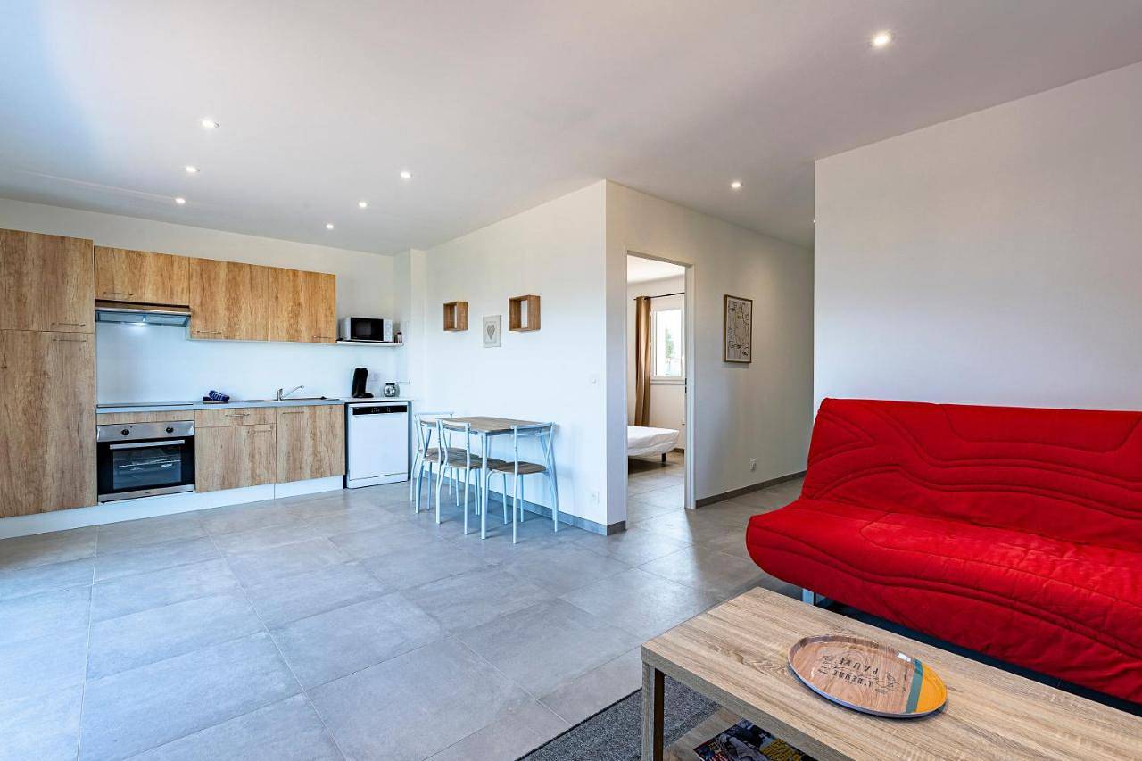 Appartement entier, One-Bedroom Apartment in Eccica-Suarella, Région d'Ajaccio
