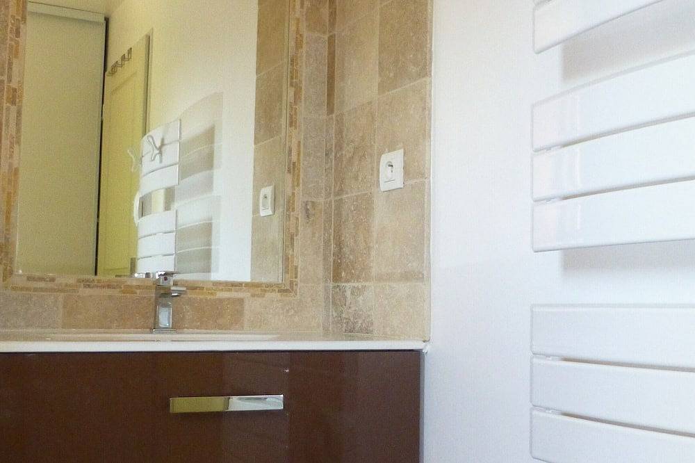 Alquiler Cottage contemporánea: la propiedad arbolada, piscina privada, Vista Luberon in Cavaillon, Parque natural regional del Luberon