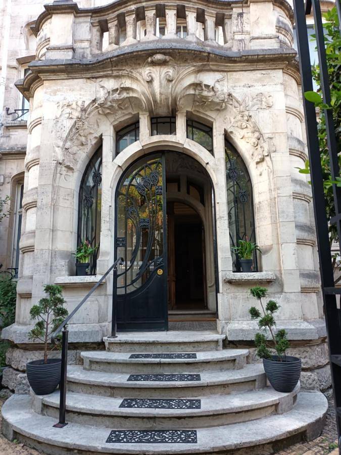 Le 41, B&B chambre et salle de bains privatives dans un hôtel particulier Art nouveau - Nancy Gare in Nancy, Région de Nancy
