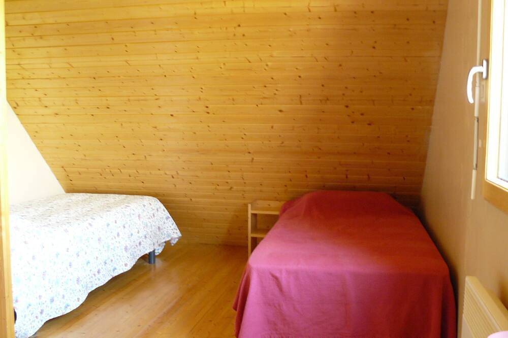 Group lodging in Mont St Michel Bay in Saint-Martin-des-Champs (Avranches), Mont-Saint-Michel Bay