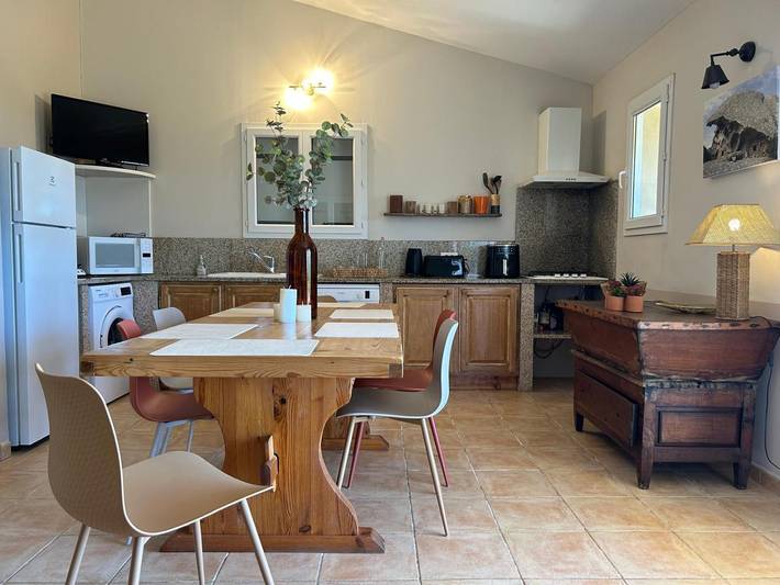 Gîte pour 6 personnes, avec Terrasse ainsi que Piscine et Vue à Monacia-d'Aullène - 4