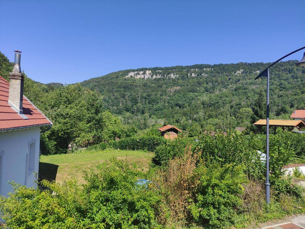 Two-Bedroom House in Saint-Hippolyte (Doubs), Jura Francais
