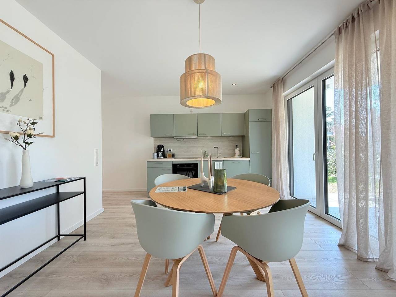 Ganze Wohnung, Moderne Suite Harmony mit überdachter Terrasse nahe See und Strand in Uhldingen-Mühlhofen in Unteruhldingen, Obersee (Bodensee)