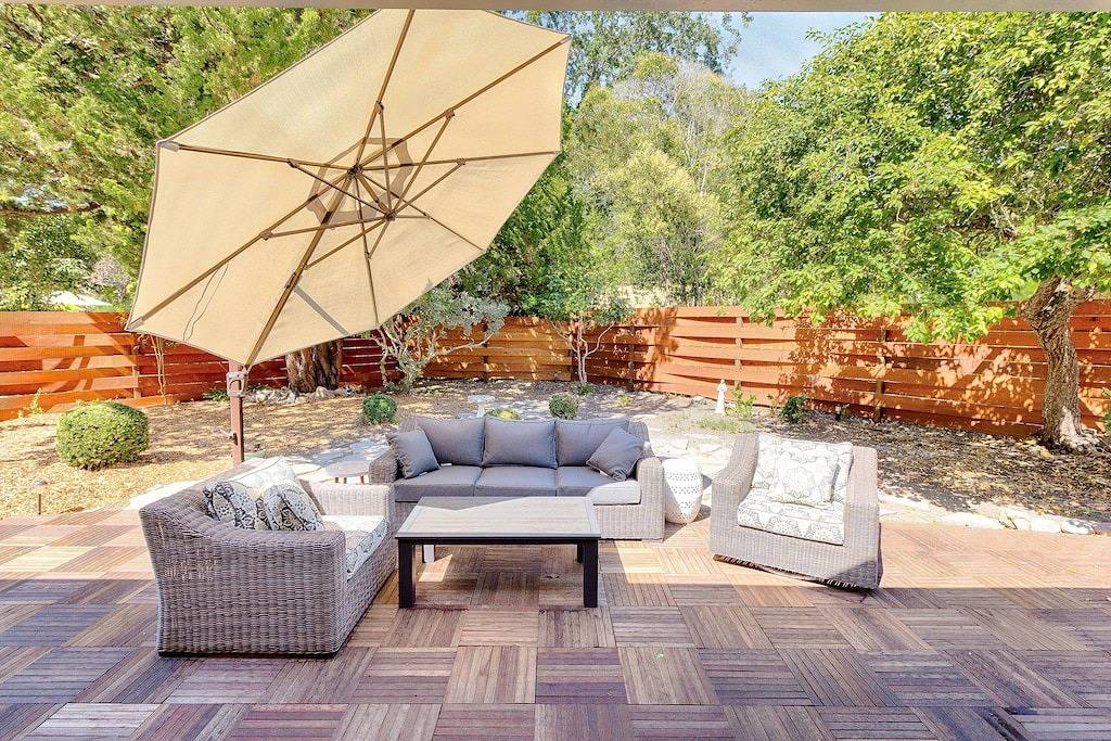 Updated & Sunny Sonoma 1950s Ranch Near Santa Rosa & Wineries in Santa Rosa, California North Coast